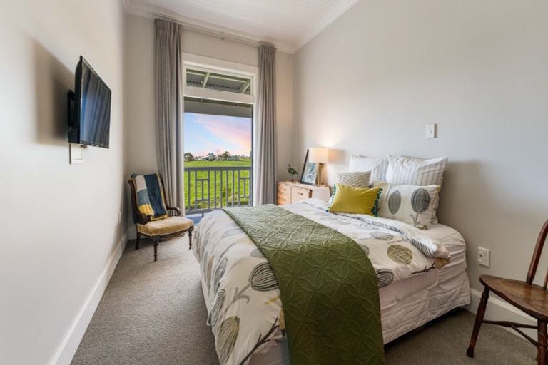 Photo of property in 111 Wharf Road, Clarks Beach, Pukekohe, 2679