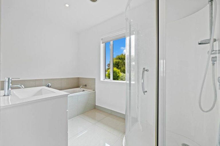 Photo of property in 12 Botanical Heights Drive, Waipahihi, Taupo, 3330