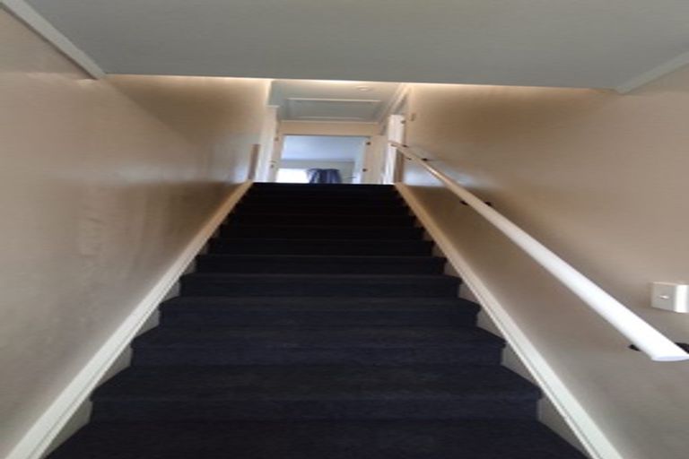 Photo of property in 1/12 Holiday Road, Stanmore Bay, Whangaparaoa, 0932