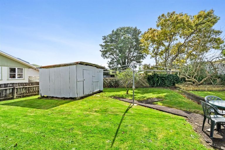 Photo of property in 74 George Street, Hikurangi, 0114