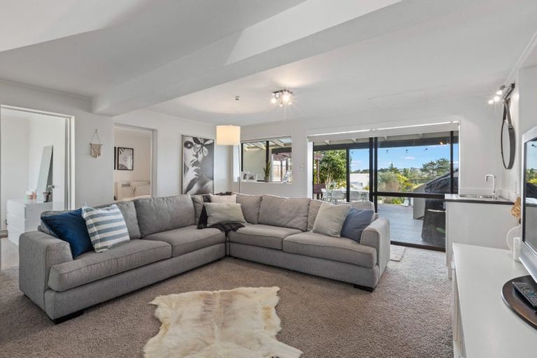 Photo of property in 41 Shakespear Road, Army Bay, Whangaparaoa, 0930