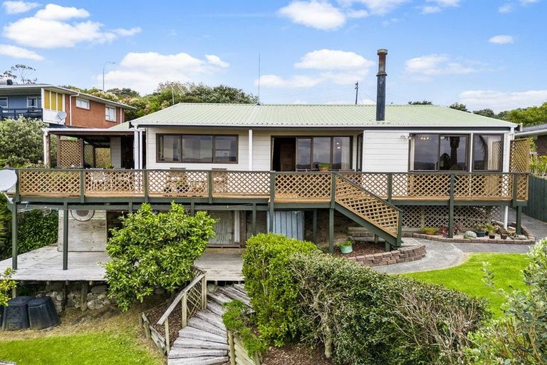 Photo of property in 222 Whangaparaoa Road, Red Beach, 0932