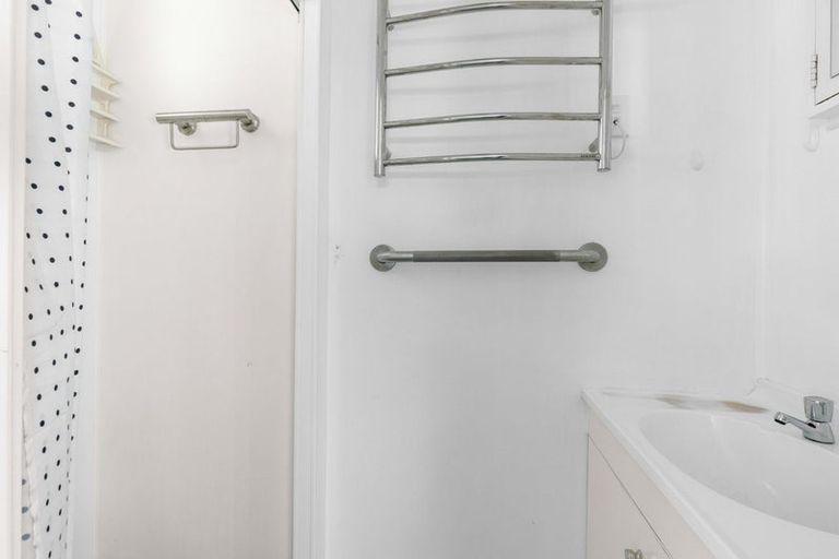 Photo of property in 83 Hampden Street, Picton, 7220