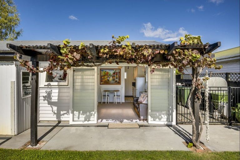 Photo of property in 1 Jervois Road, Jervoistown, Napier, 4112