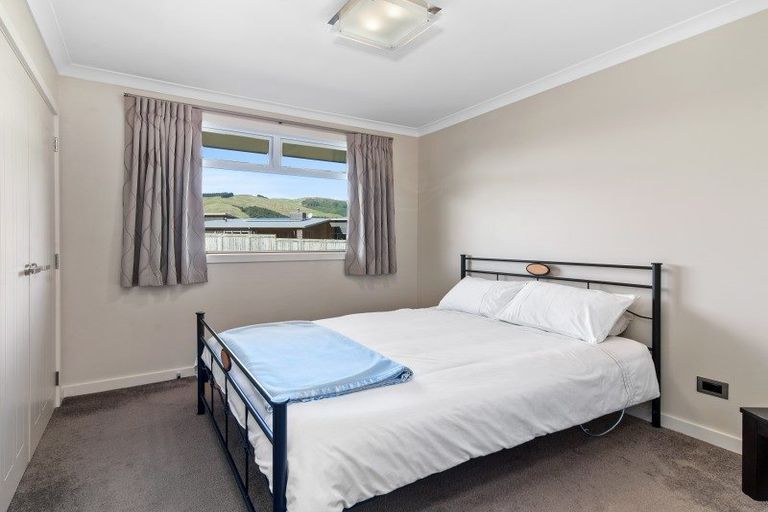 Photo of property in 19 Montgomery Crescent, Kinloch, Taupo, 3377