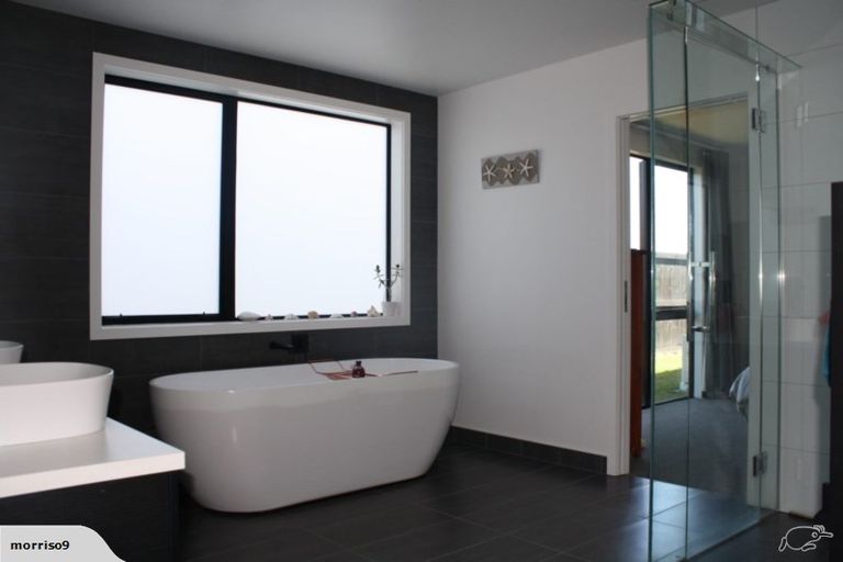 Photo of property in 21 Helen June Avenue, Flagstaff, Hamilton, 3210