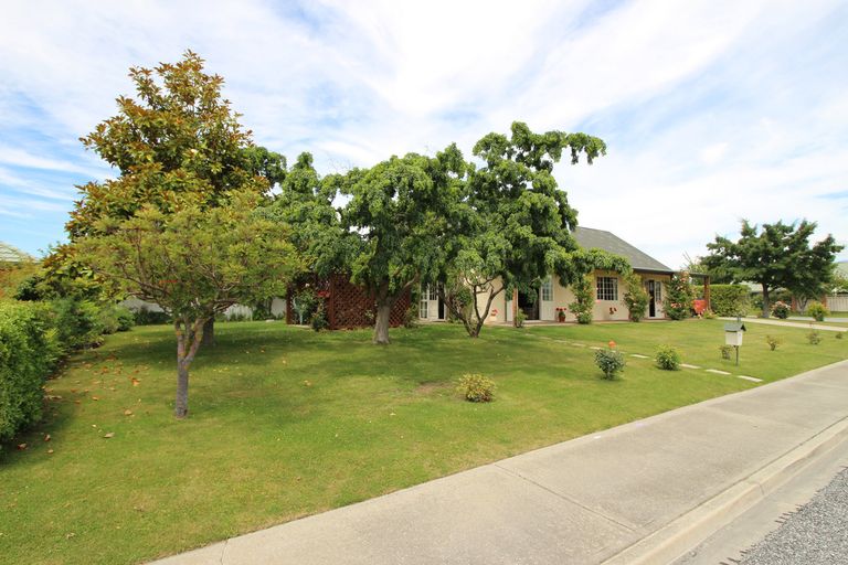 Photo of property in 2 Fir Close, Alexandra, 9320