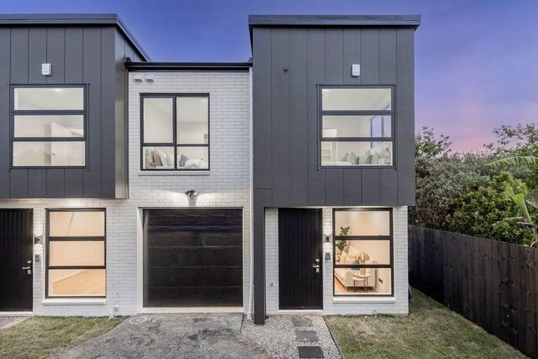 Photo of property in 13b Purata Place, Mangere Bridge, Auckland, 2022