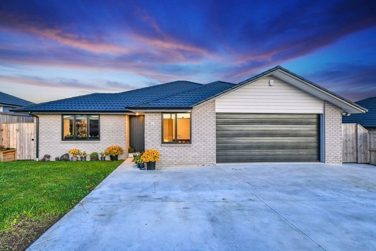 Photo of property in 18 Leathem Crescent, Pokeno, 2402