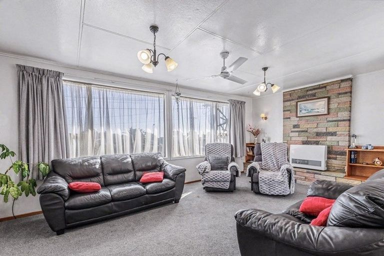 Photo of property in 74a Matai Street, Castlecliff, Whanganui, 4501