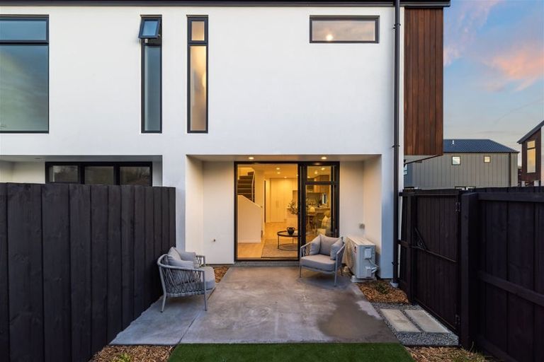 Photo of property in 5/66 Cleveland Street, Edgeware, Christchurch, 8013