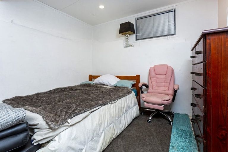 Photo of property in 71 Lauderdale Road, Birkdale, Auckland, 0626