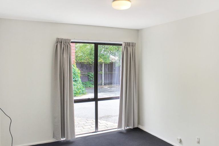 Photo of property in 346a Memorial Avenue, Burnside, Christchurch, 8053