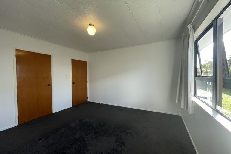 Photo of property in 1/94 Roberts Road, Te Atatu South, Auckland, 0610