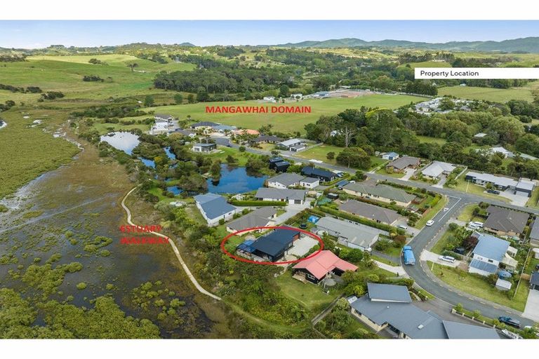 Photo of property in 10 Spinnaker Lane, Mangawhai, 0505