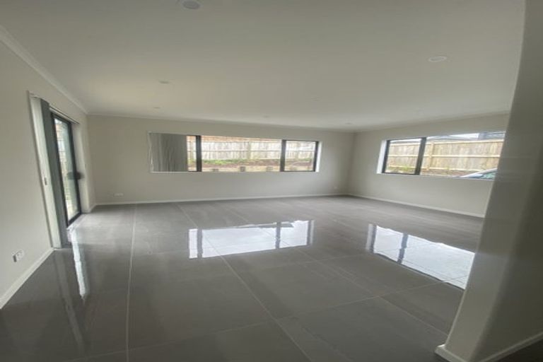 Photo of property in 30 Mettam Drive, Swanson, Auckland, 0614