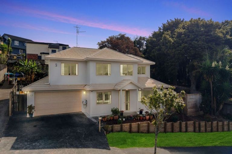 Photo of property in 3 Fairchild Avenue, Goodwood Heights, Auckland, 2105