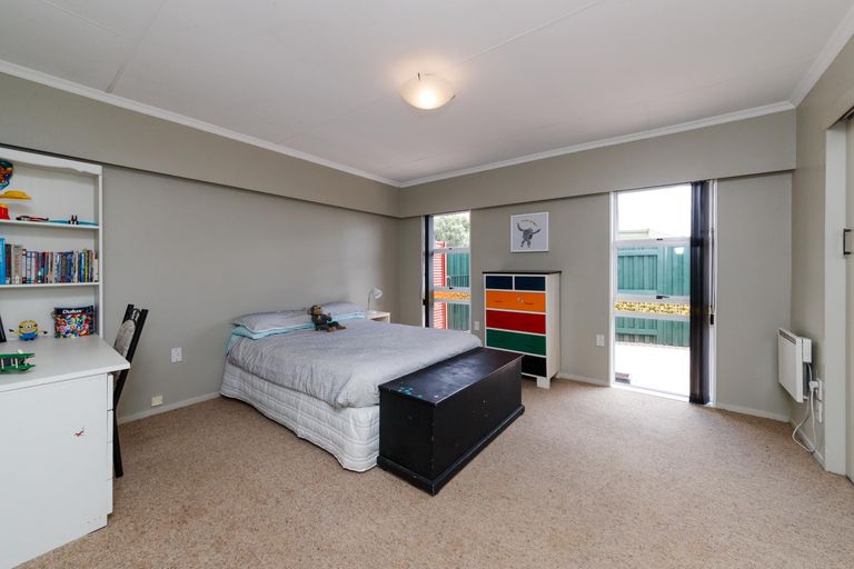 Photo of property in 19 Humphries Place, Awapuni, Palmerston North, 4412
