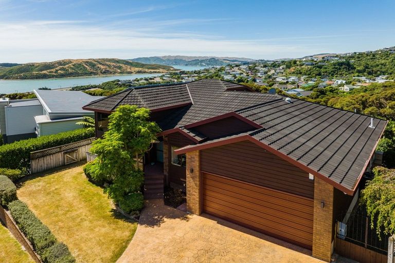 Photo of property in 12 Dornoch Place, Papakowhai, Porirua, 5024