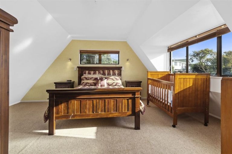 Photo of property in 13 James Cook Drive, Whitby, Porirua, 5024