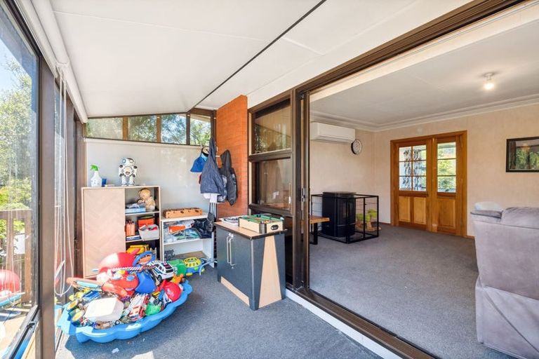 Photo of property in 16 Kinmont Crescent, Kinmont Park, Mosgiel, 9024