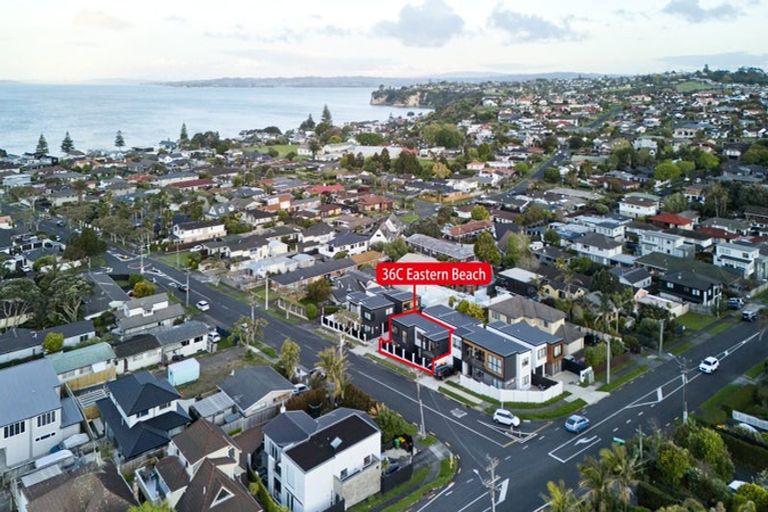 Photo of property in 36c Eastern Beach Road, Bucklands Beach, Auckland, 2012