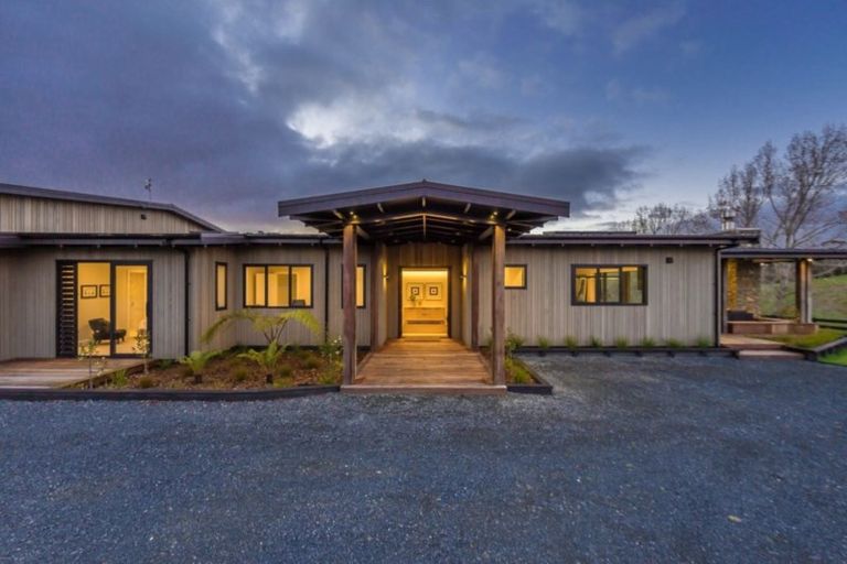 Photo of property in 331 Pukapuka Road, Pohuehue, Warkworth, 0983