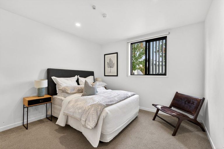 Photo of property in 4/169 Hobsonville Point Road, Hobsonville, Auckland, 0616