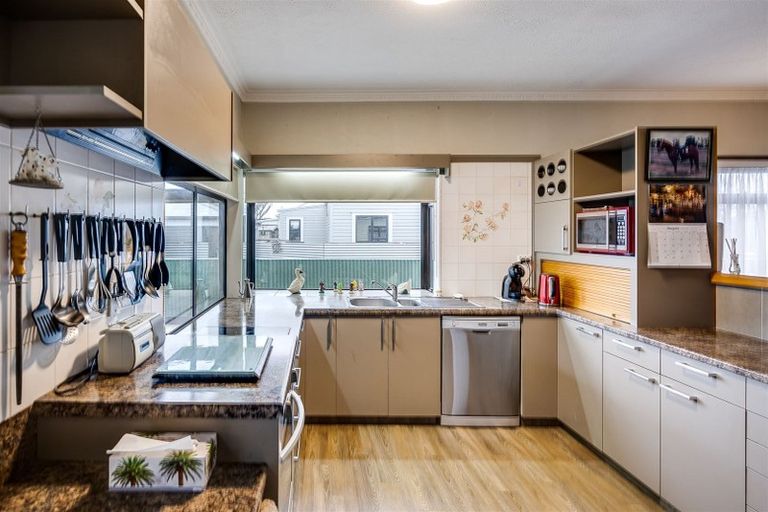 Photo of property in 5 Burness Road, Greenmeadows, Napier, 4112