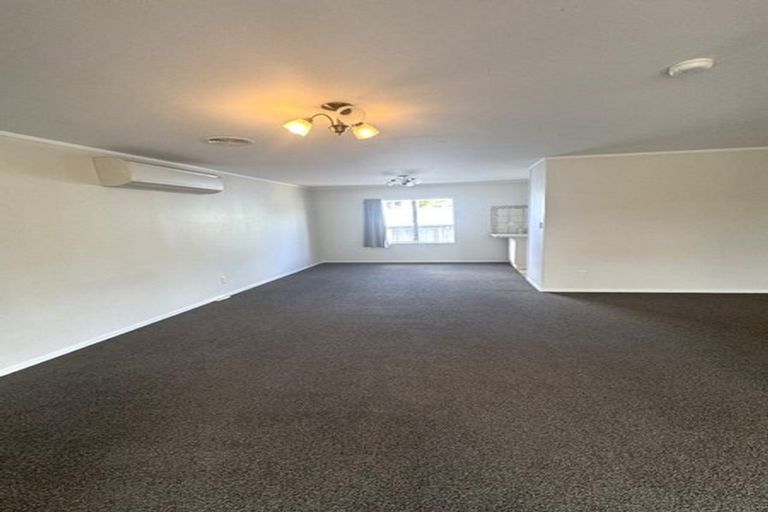 Photo of property in 92 Borich Road, Sunnyvale, Auckland, 0612
