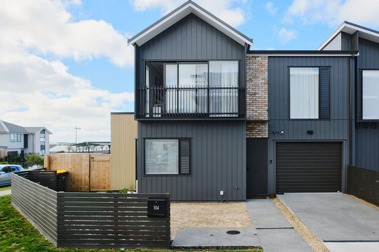 Photo of property in 104 Symes Drive, Red Beach, 0932