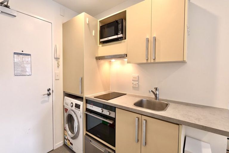 Photo of property in Dual Apartments, 108/142 Vivian Street, Te Aro, Wellington, 6011