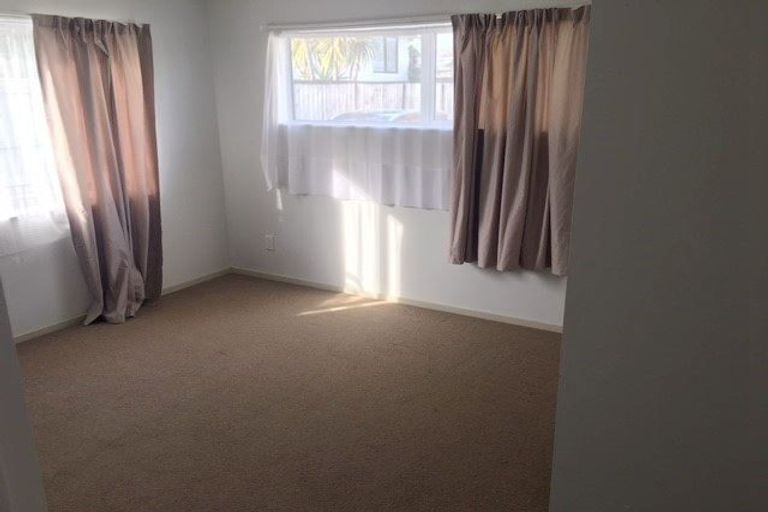 Photo of property in 57 Glendene Avenue, Glendene, Auckland, 0602