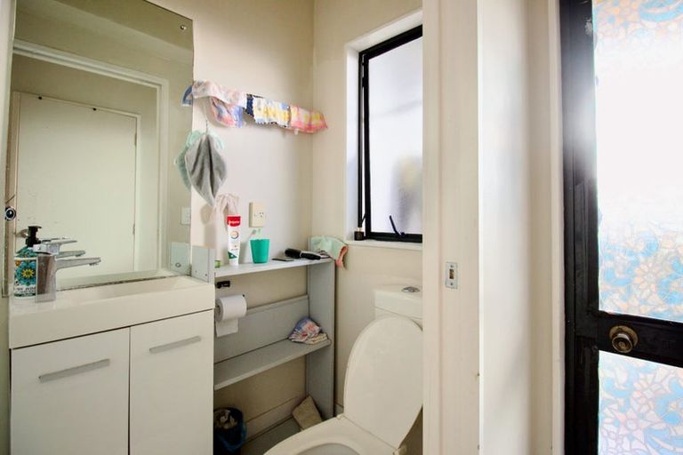 Photo of property in Lynn Park Terrace, 23/12 Ambrico Place, New Lynn, Auckland, 0600