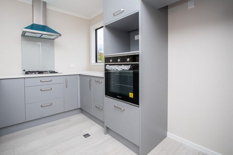 Photo of property in 2/1 Splitt Avenue, Glenview, Hamilton, 3206