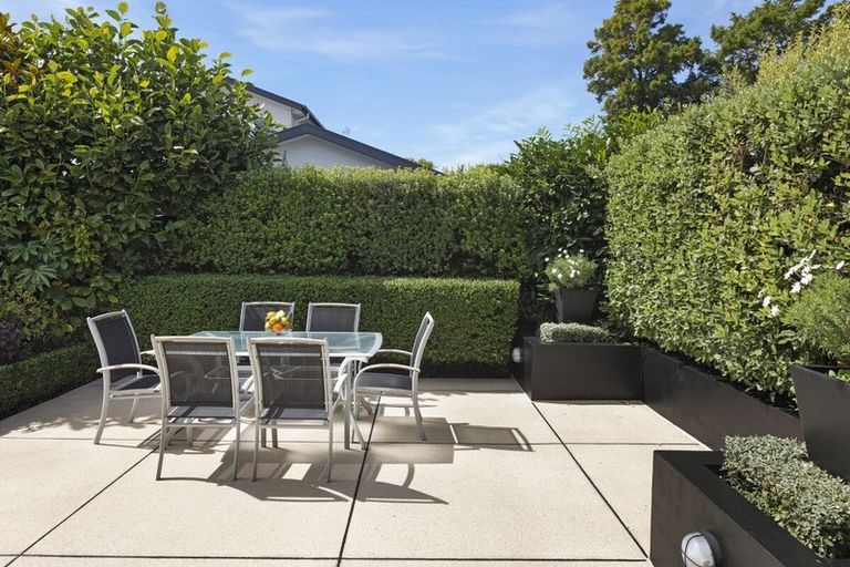 Photo of property in 2/22 Strowan Road, Strowan, Christchurch, 8052