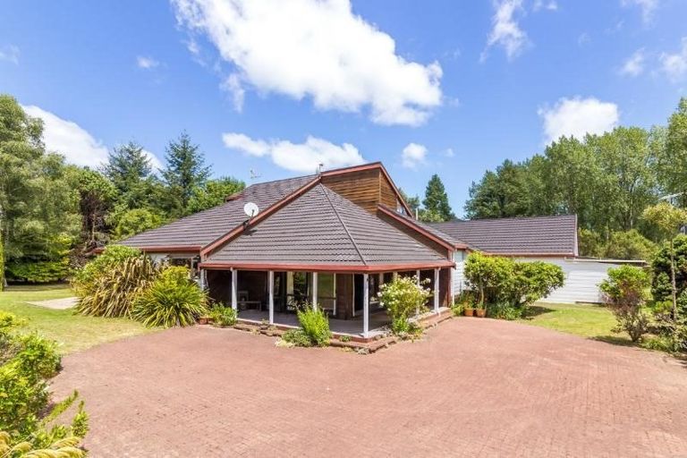 Photo of property in 850 Tukairangi Road, Acacia Bay, Taupo, 3385