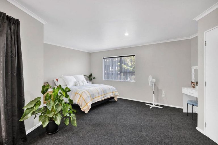 Photo of property in 9 County Drive, Hawera, 4610