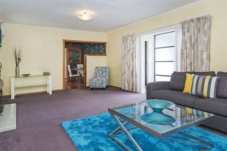 Photo of property in 4 Mountbatten Place, Papakura, 2110