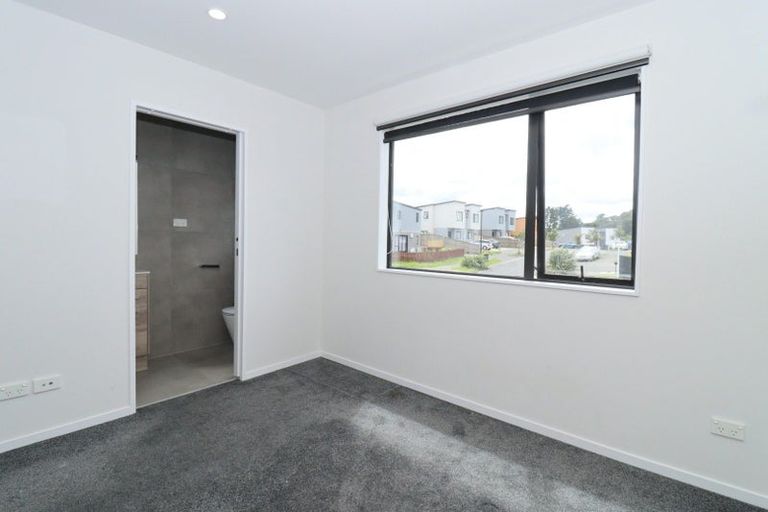 Photo of property in 13b Crestview Rise, Papakura, 2110