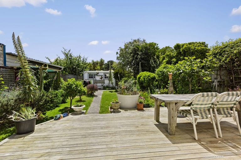 Photo of property in 31 Wilson Street, Newtown, Wellington, 6021