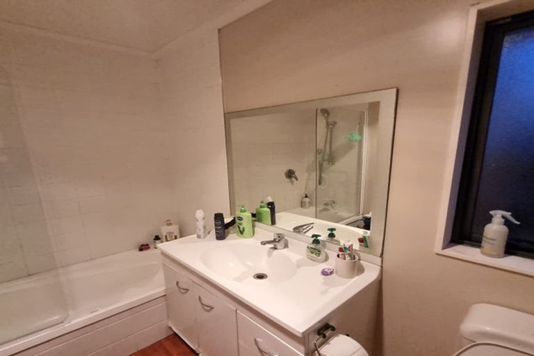 Photo of property in 48 Cyclarama Crescent, Massey, Auckland, 0614