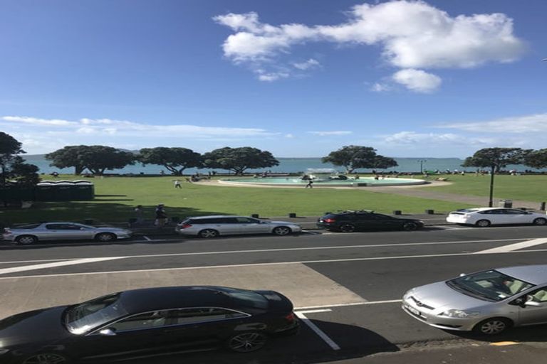 Photo of property in 4/39 Tamaki Drive, Mission Bay, Auckland, 1071