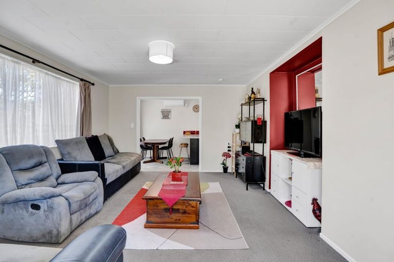 Photo of property in 11 Warkworth Grove, Bell Block, New Plymouth, 4312