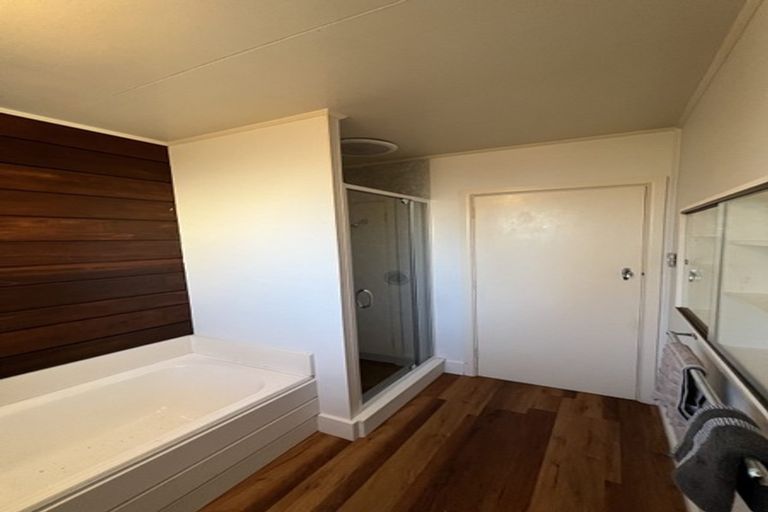 Photo of property in 12 Parkview Place, Avonhead, Christchurch, 8042