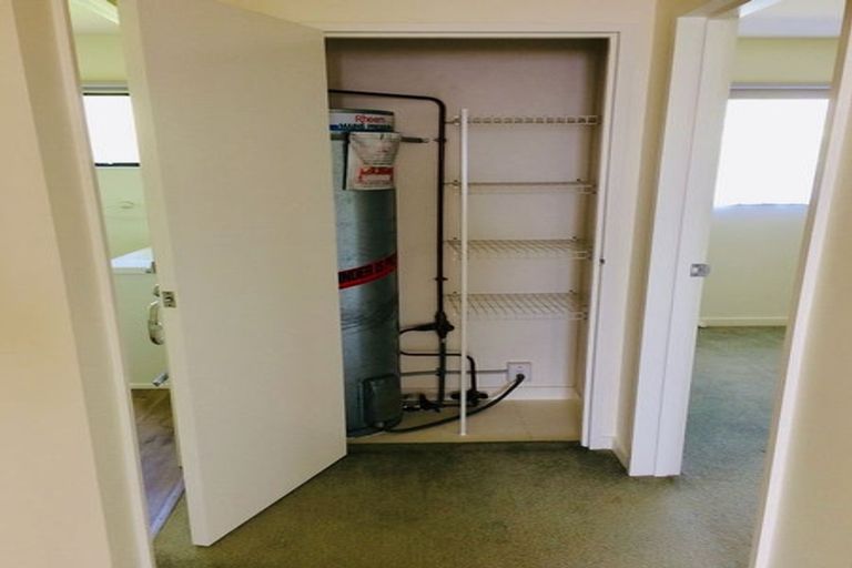 Photo of property in 1/73 Birkdale Road, Birkdale, Auckland, 0626