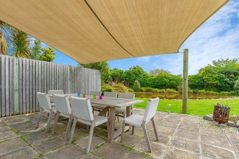 Photo of property in 5 Moss Lane, Raumati Beach, Paraparaumu, 5032