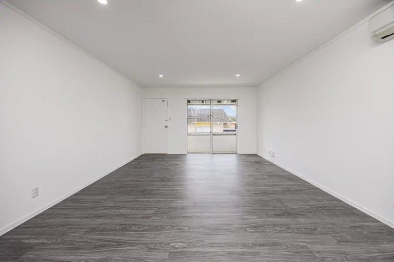 Photo of property in 2/51 Rimu Street, New Lynn, Auckland, 0600