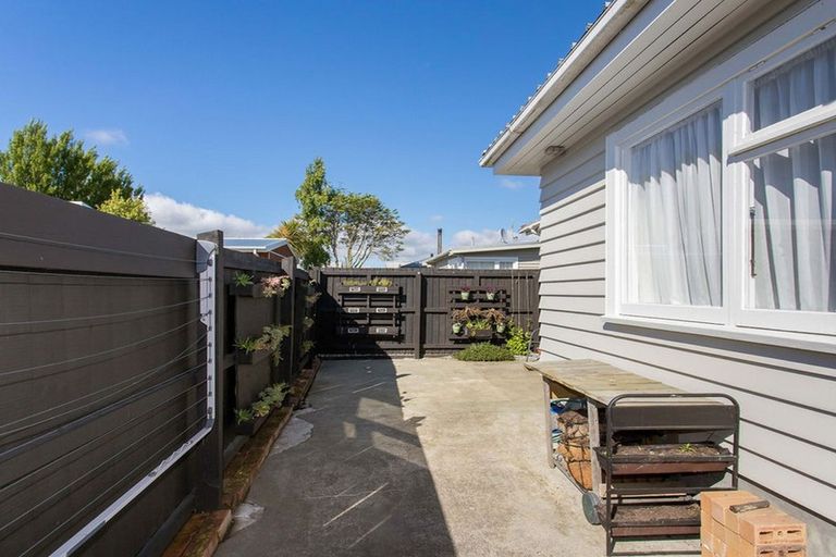 Photo of property in 66 Smith Street, Woolston, Christchurch, 8062