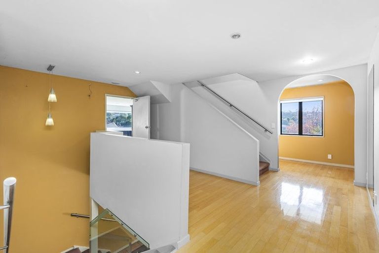 Photo of property in 19 Woodside Avenue, Northcote, Auckland, 0627